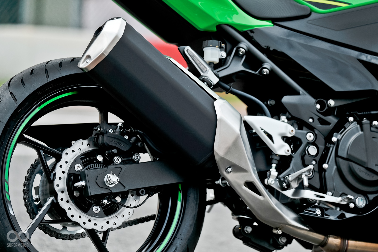 單向雙活塞卡鉗配上220mm碟盤