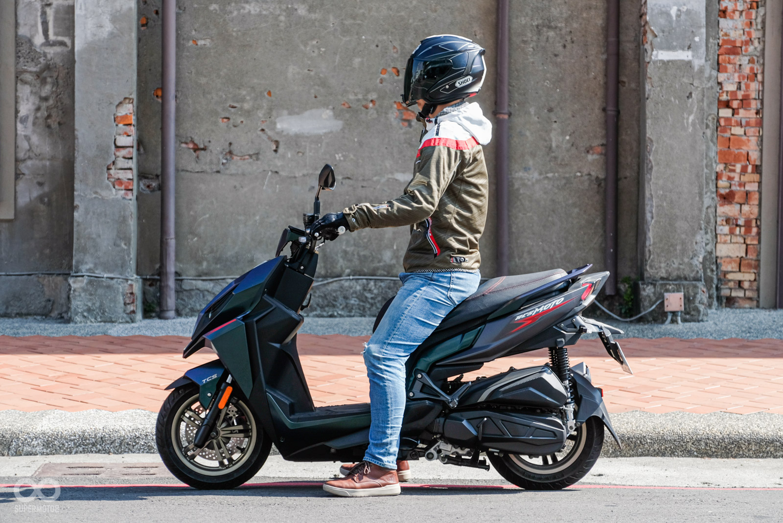 身高180的騎士,雙腳可以輕鬆平踏地面