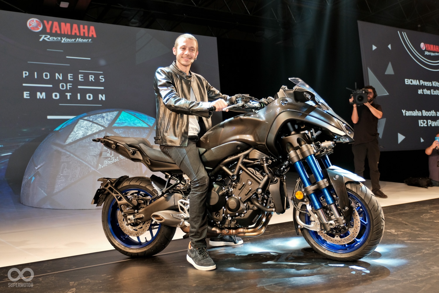 三輪巨獸NIKEN狹帶霸氣的外型與強大的動力震撼市場。