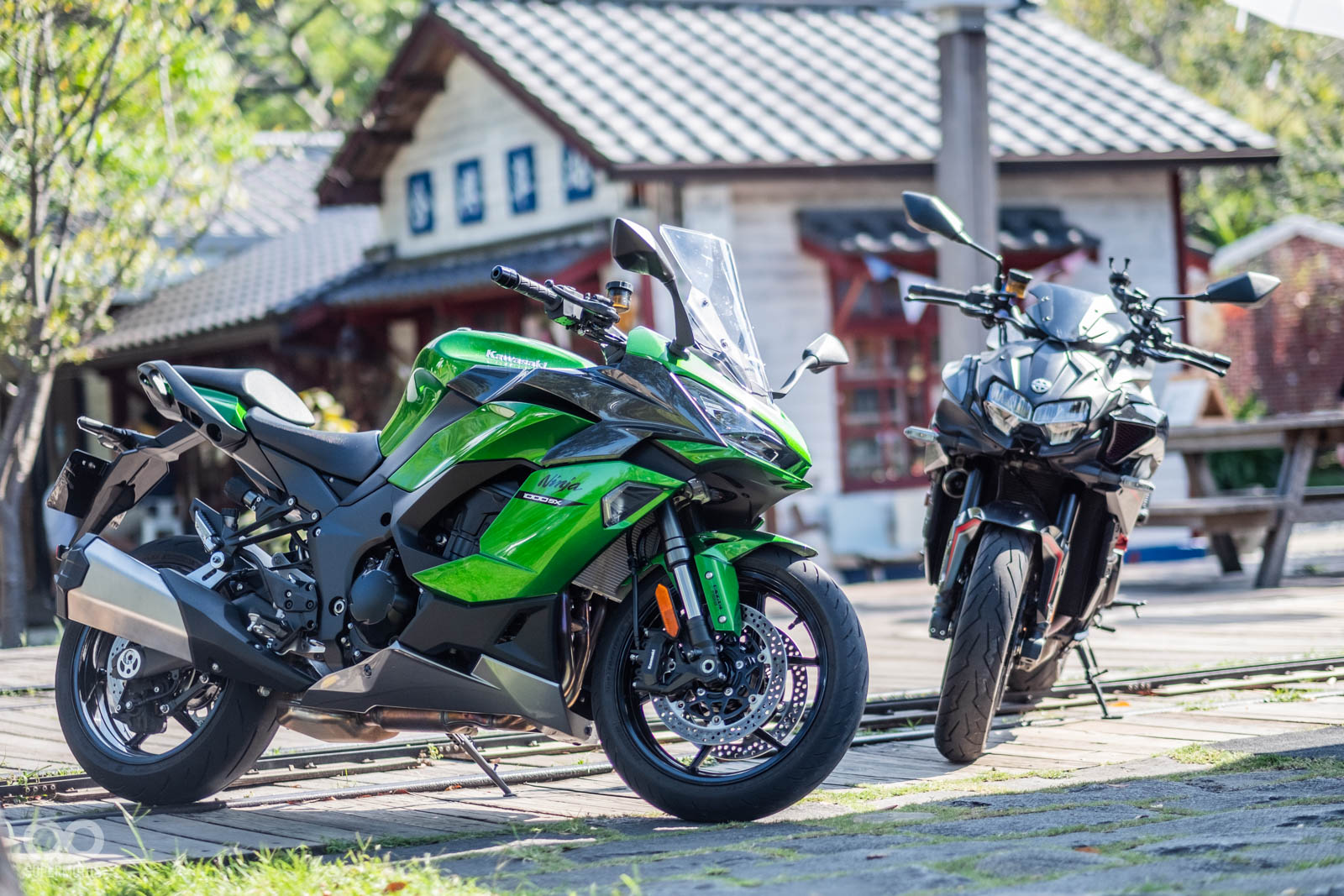 雖然Z H2的離合器已經不算重手，但跟NINJA 1000SX相比，1000SX明顯舒適不少