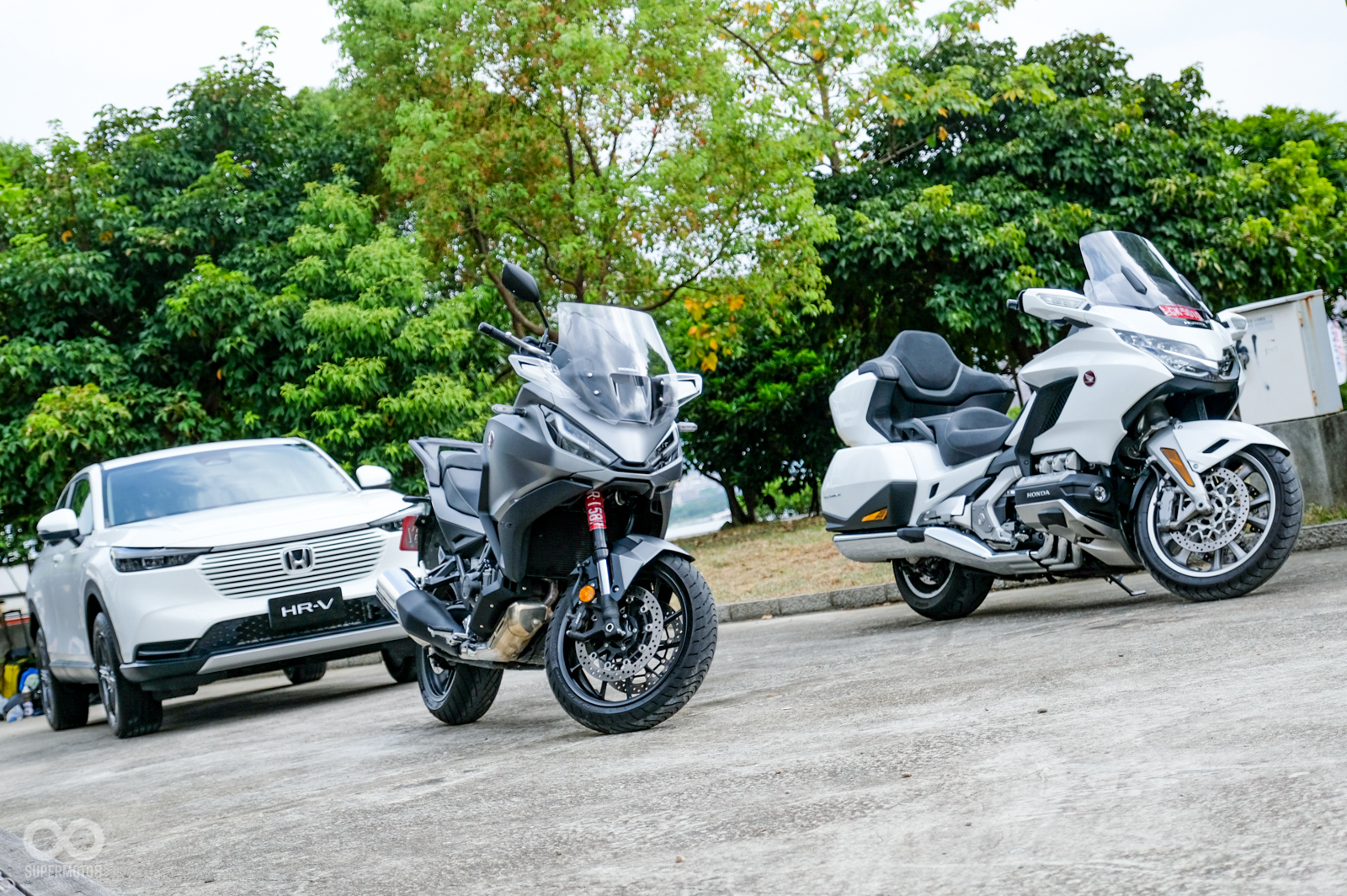 活動現場除了船外機之外，也擺放休閒生活感滿點的NT1100、GOLDWING以及HR-V