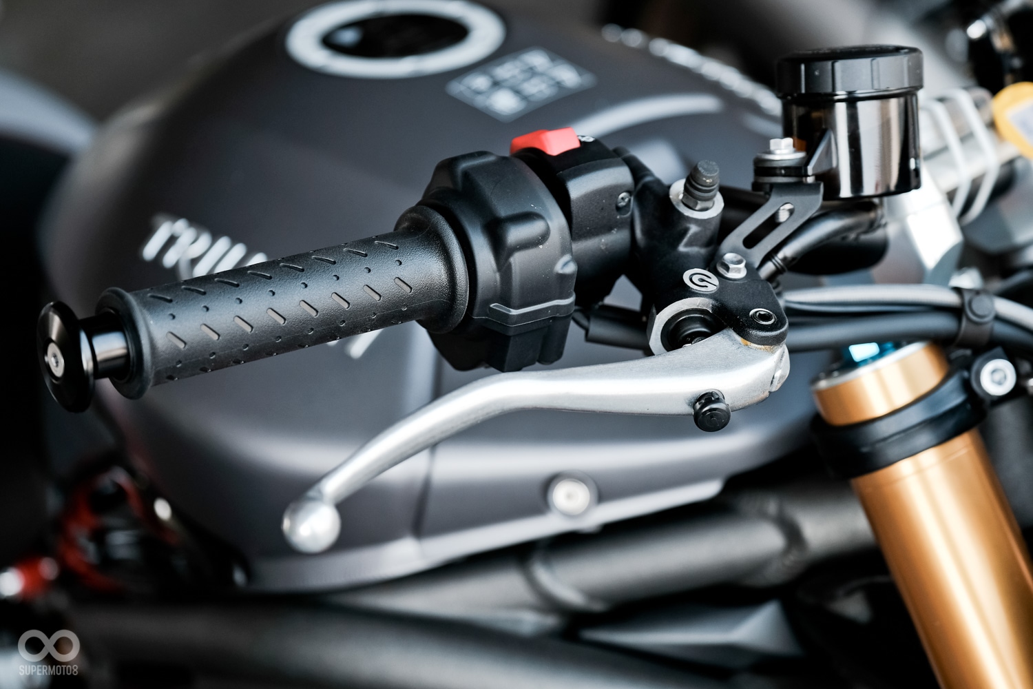 拉桿、總磅皆使用Brembo系統