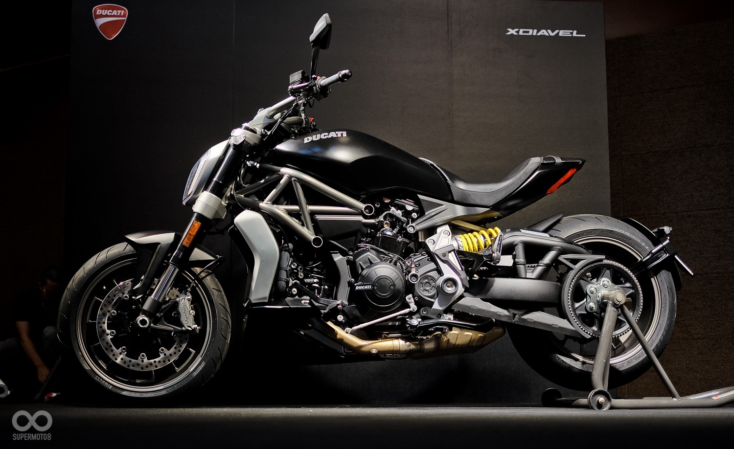 照片中看起來相當長的車身,實車觀看意外讓人覺得紮實,相信嬌小的騎士也能輕鬆駕馭