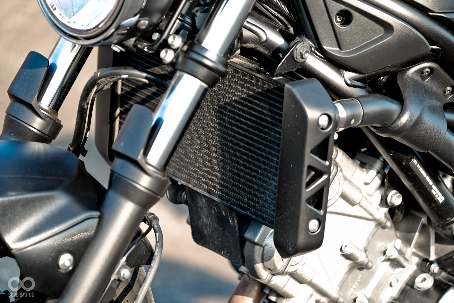 順應引擎性能提升水冷排也全新設計