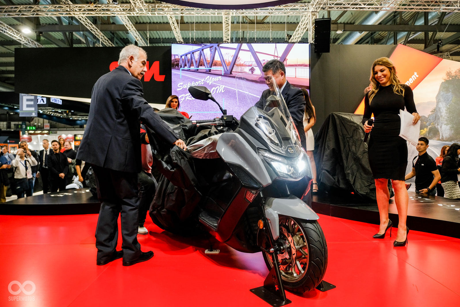 SYM MAXSYM 400i是今年米蘭車展全新發表的車型