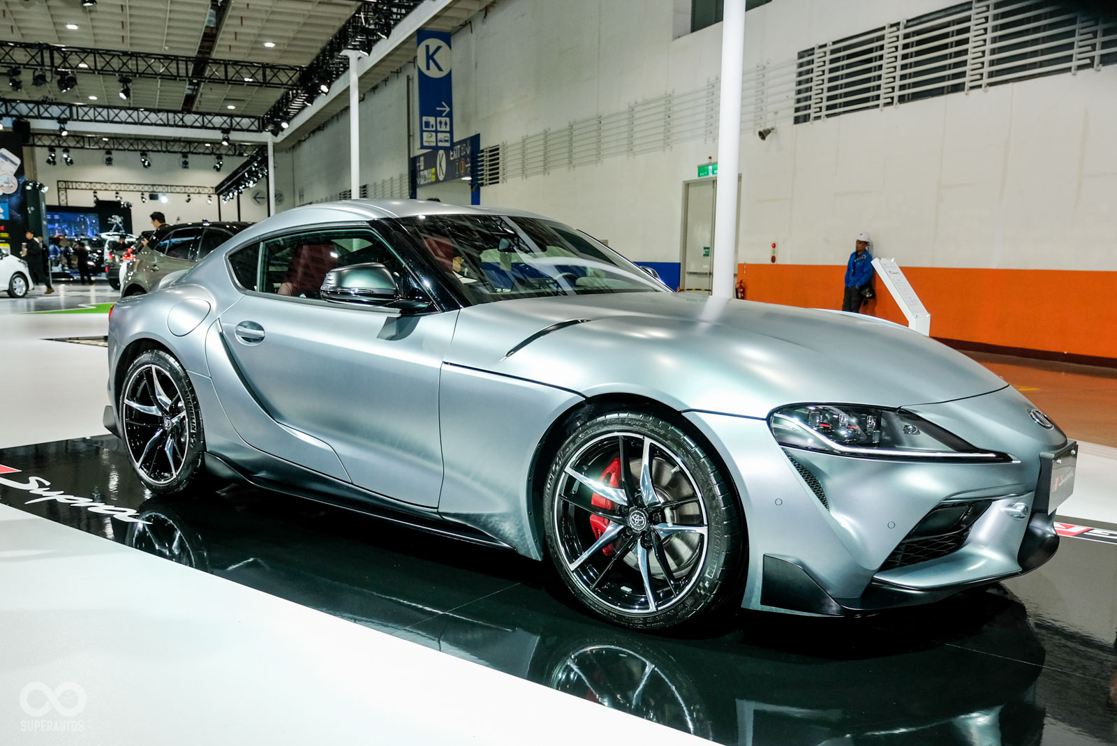 近期熱銷的Toyota Supra也在展場內提供消費者鑑賞