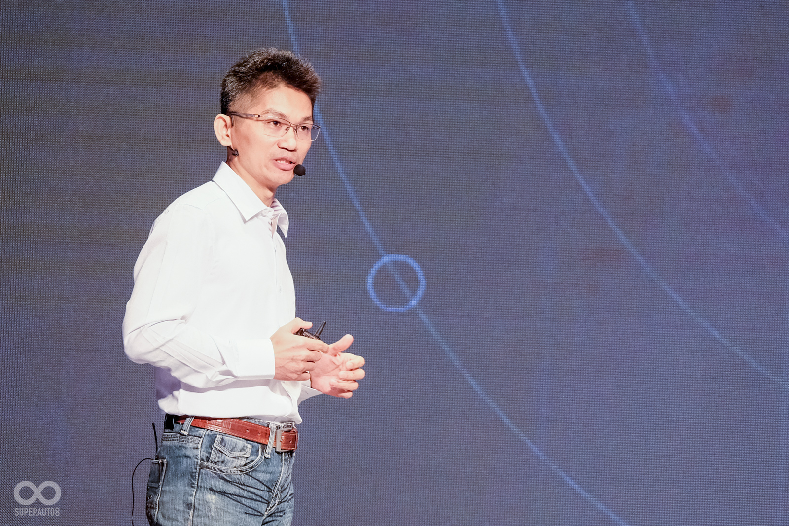 光寶科技陳俊雄總監為大家介紹AR Display +構想