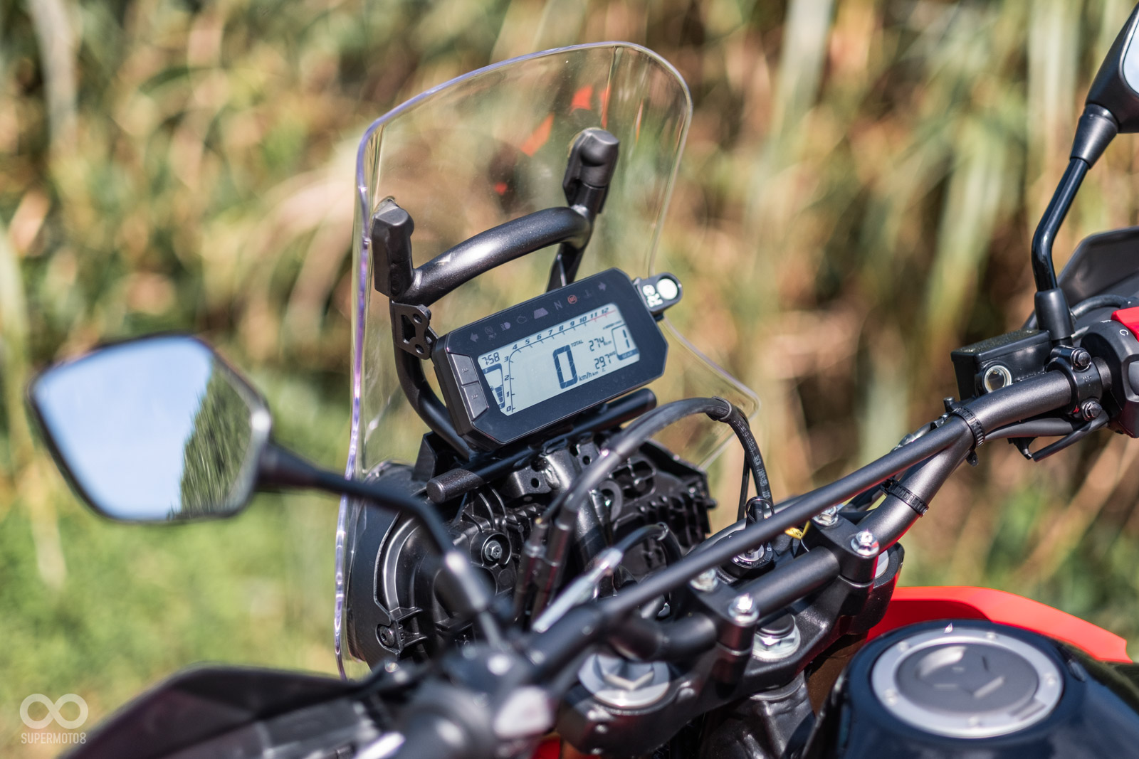 座艙內視角看起來很有拉力賽車的既視感