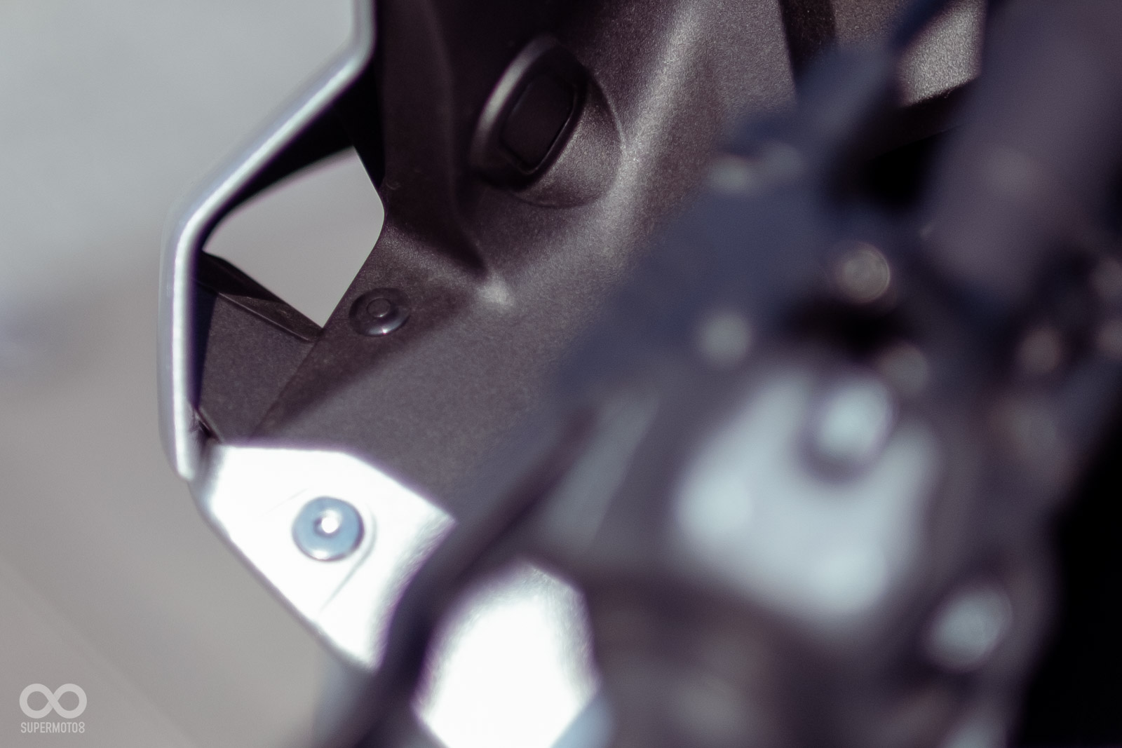 整流罩正面有空氣力學的開口