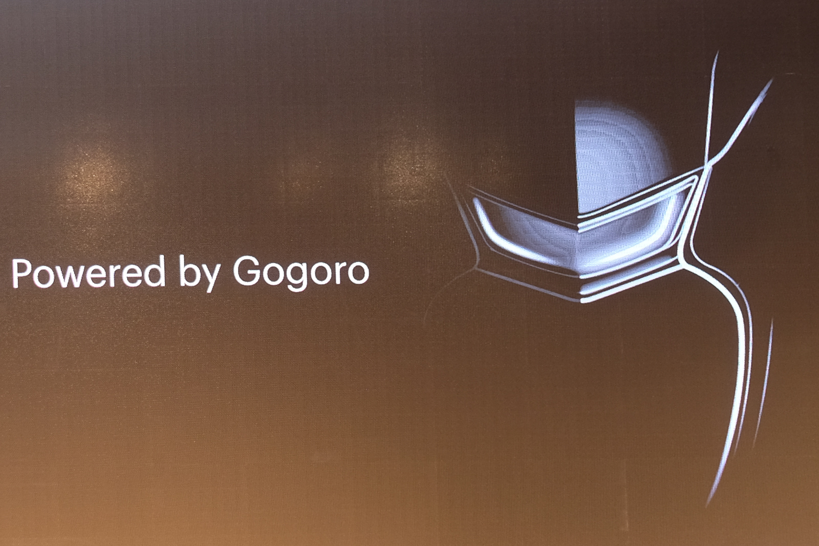 宏佳騰也在這次記者會上,公佈了電動車款的正面視覺設計圖