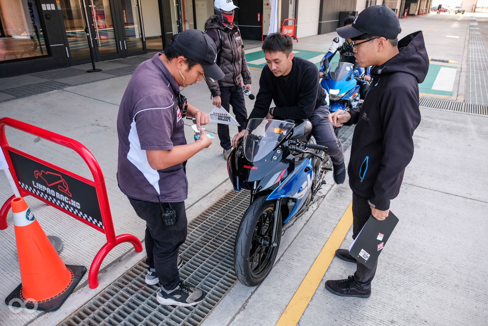 即使是白牌150車款,也是一樣要接受噪音測試,避免影響周遭民眾