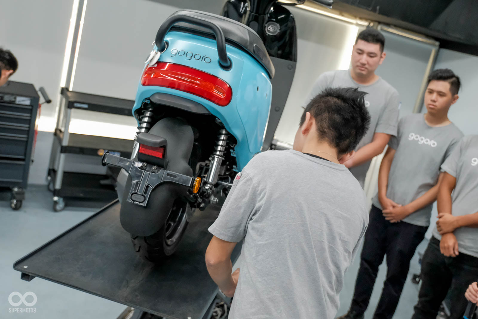 進入維修工位進行實際維修訓練