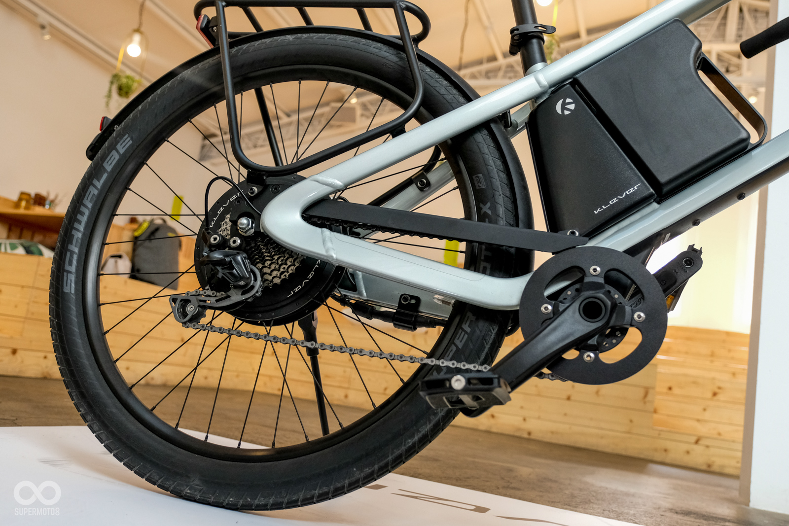 KLEVER X Commuter前後皆沒有避震器配置,變速系統為10速的Shimano Deore