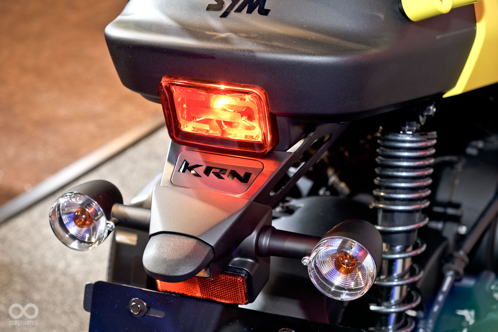 方向燈未使用LED光源稍嫌可惜,或許也是未來的改裝品大熱門