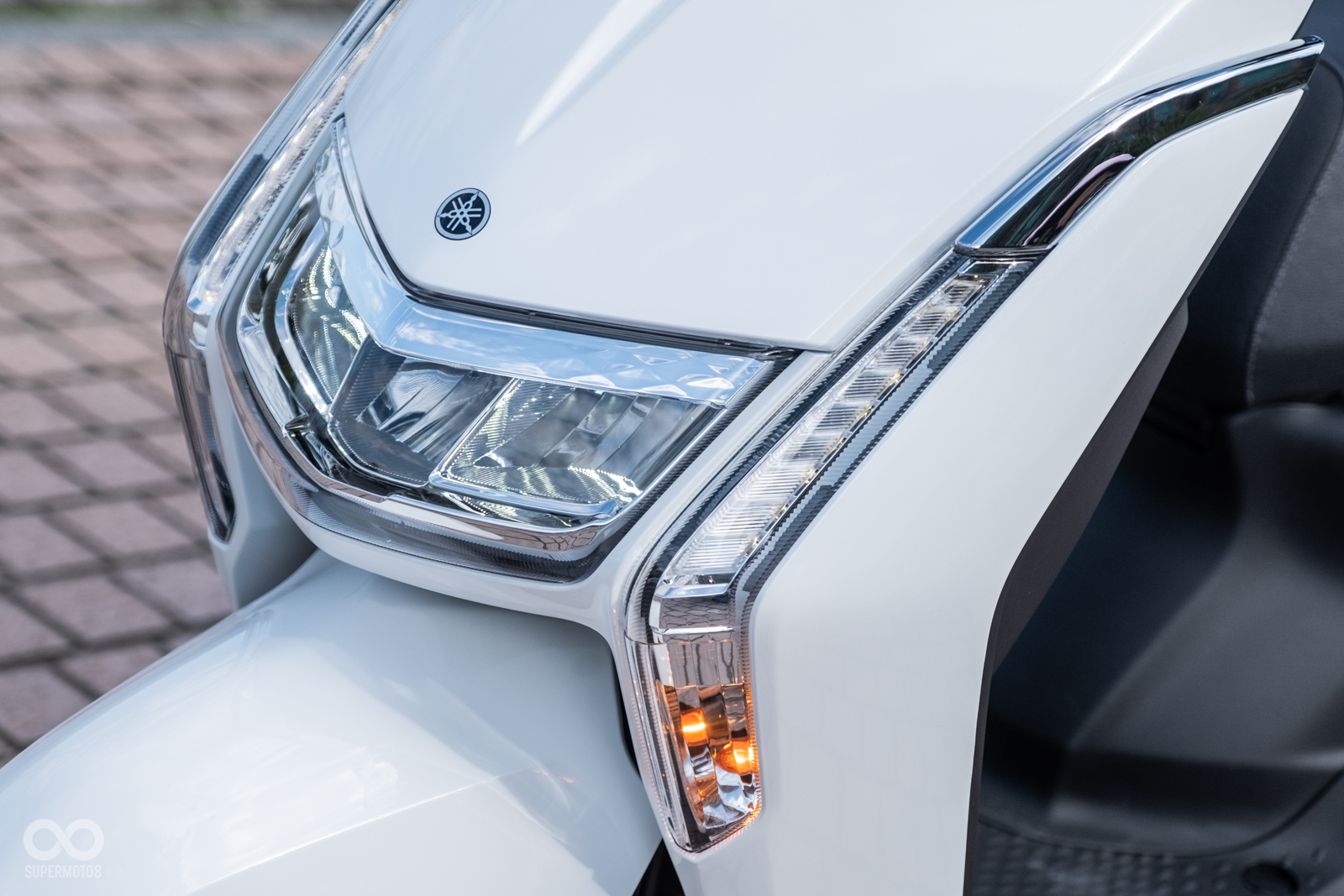 頭燈佈局與Limi 115採用類似的H造型