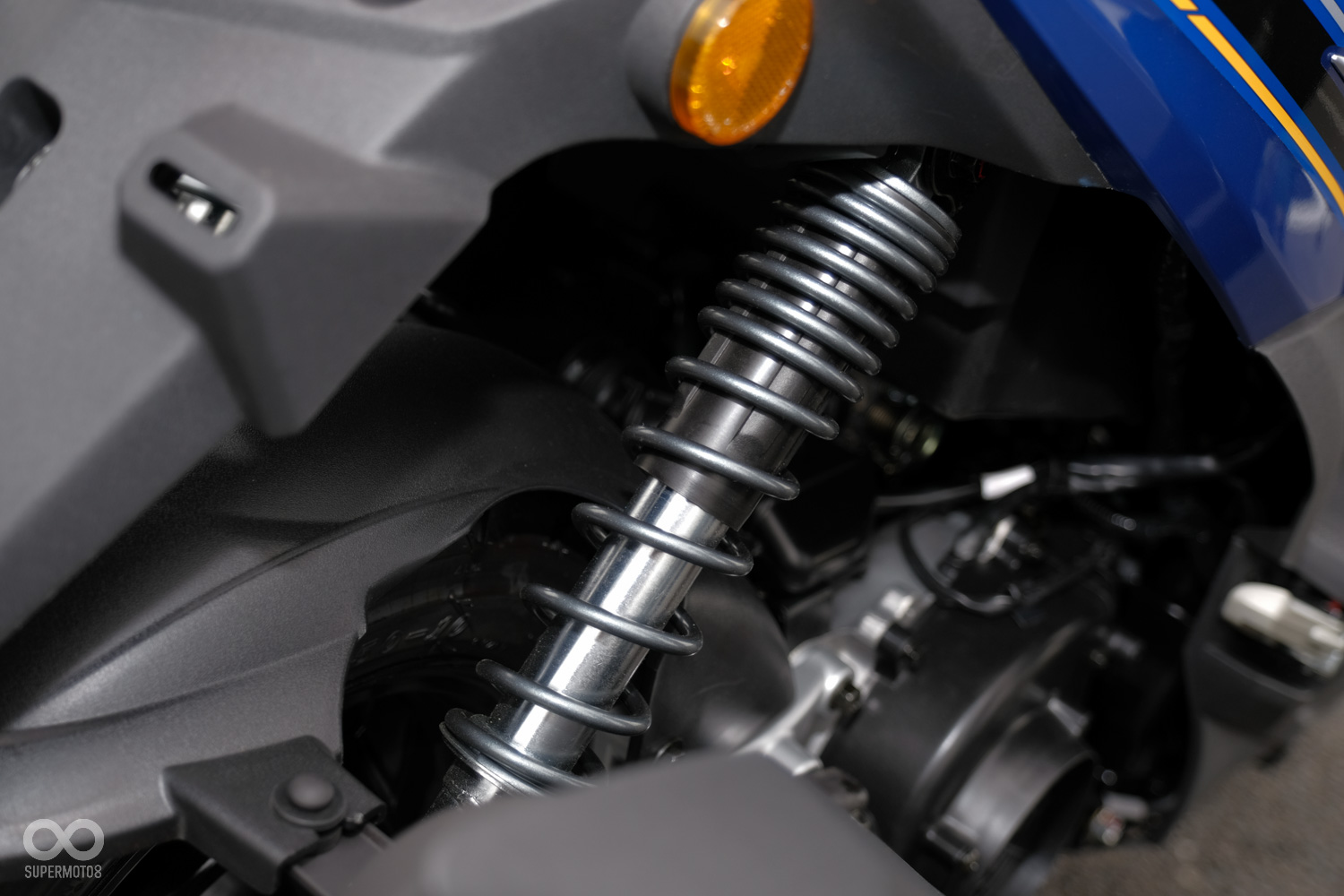 搭載雙槍避震,讓Z1 Attila擁有更好的運動表現