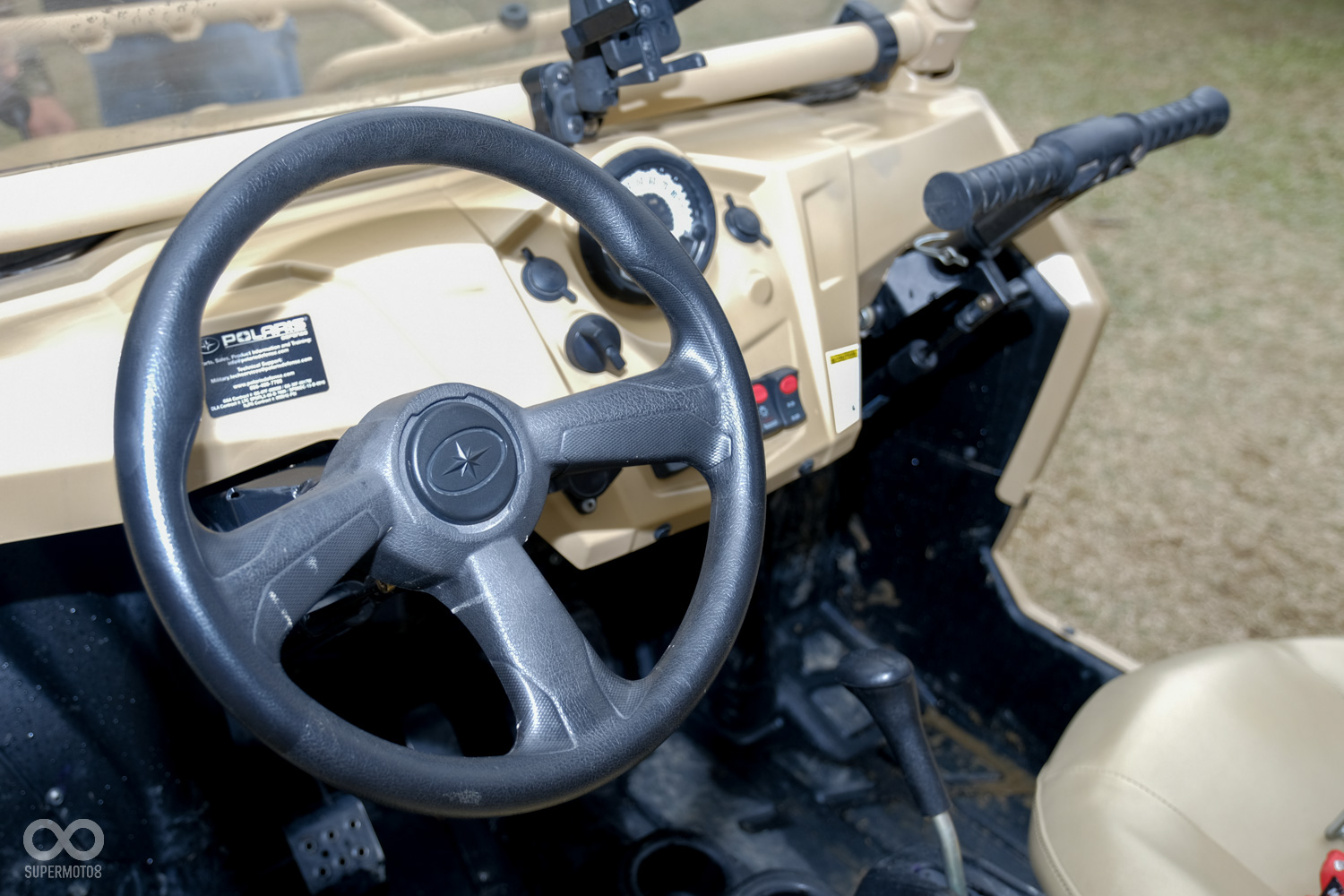 內裝設計非常簡單,沒有任何的妝點全為功能導向