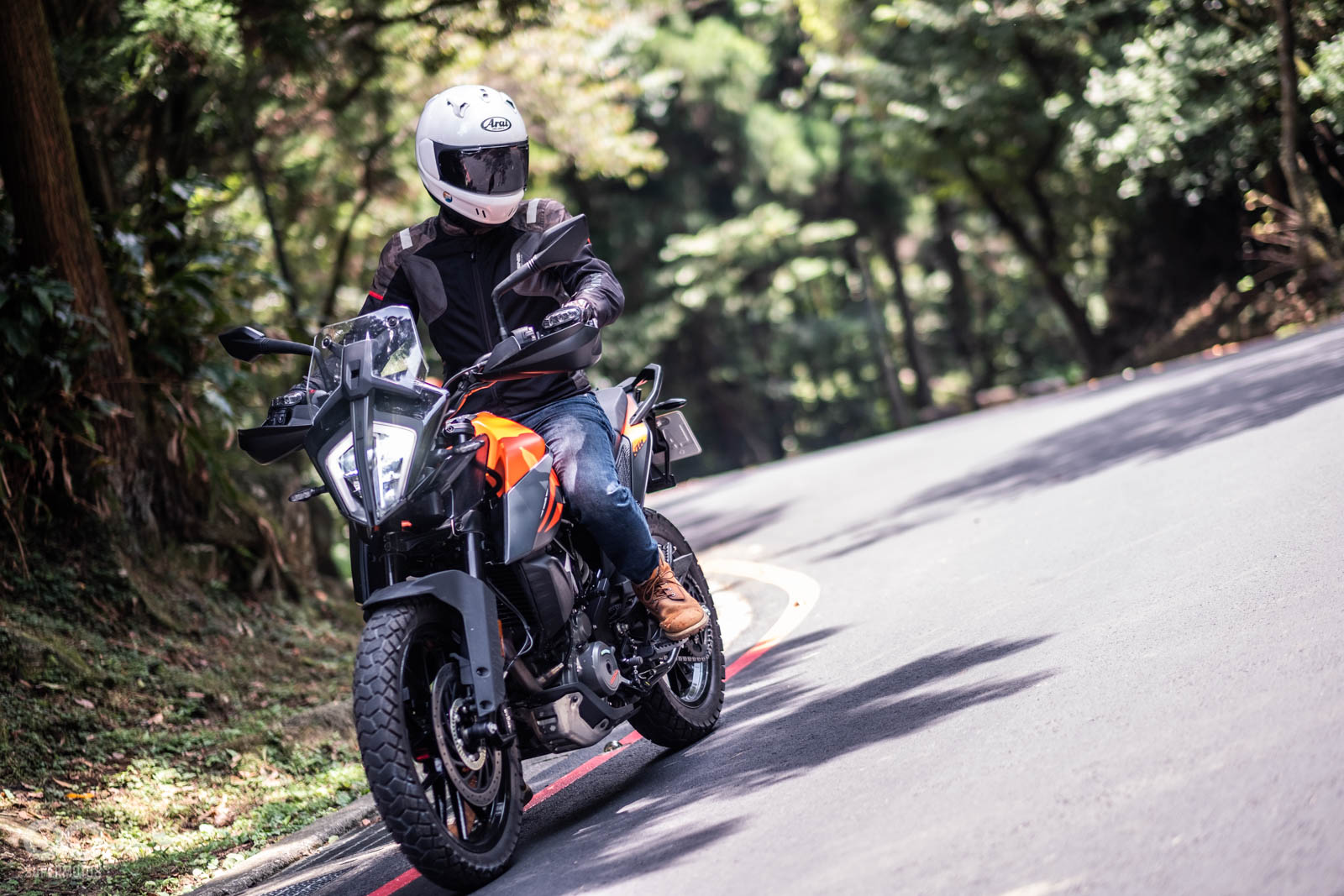 390 ADVENTURE能玩土能跑山出遊的多功能性,加上豐富的電控配備,吸引不少人入主