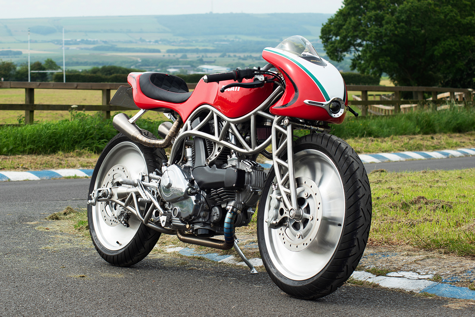 透過Alonze Custom改裝，重獲新生的Monster 600