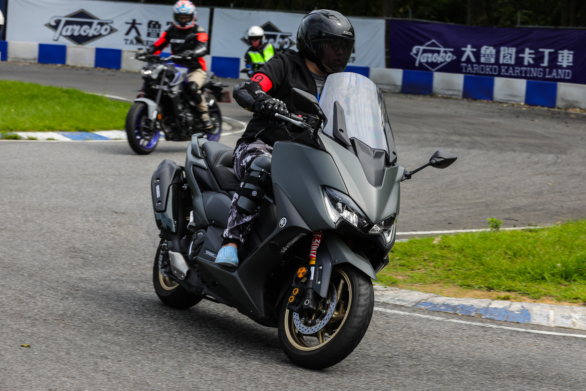 TMAX 560甚至吸引其他品牌騎士來試乘體驗