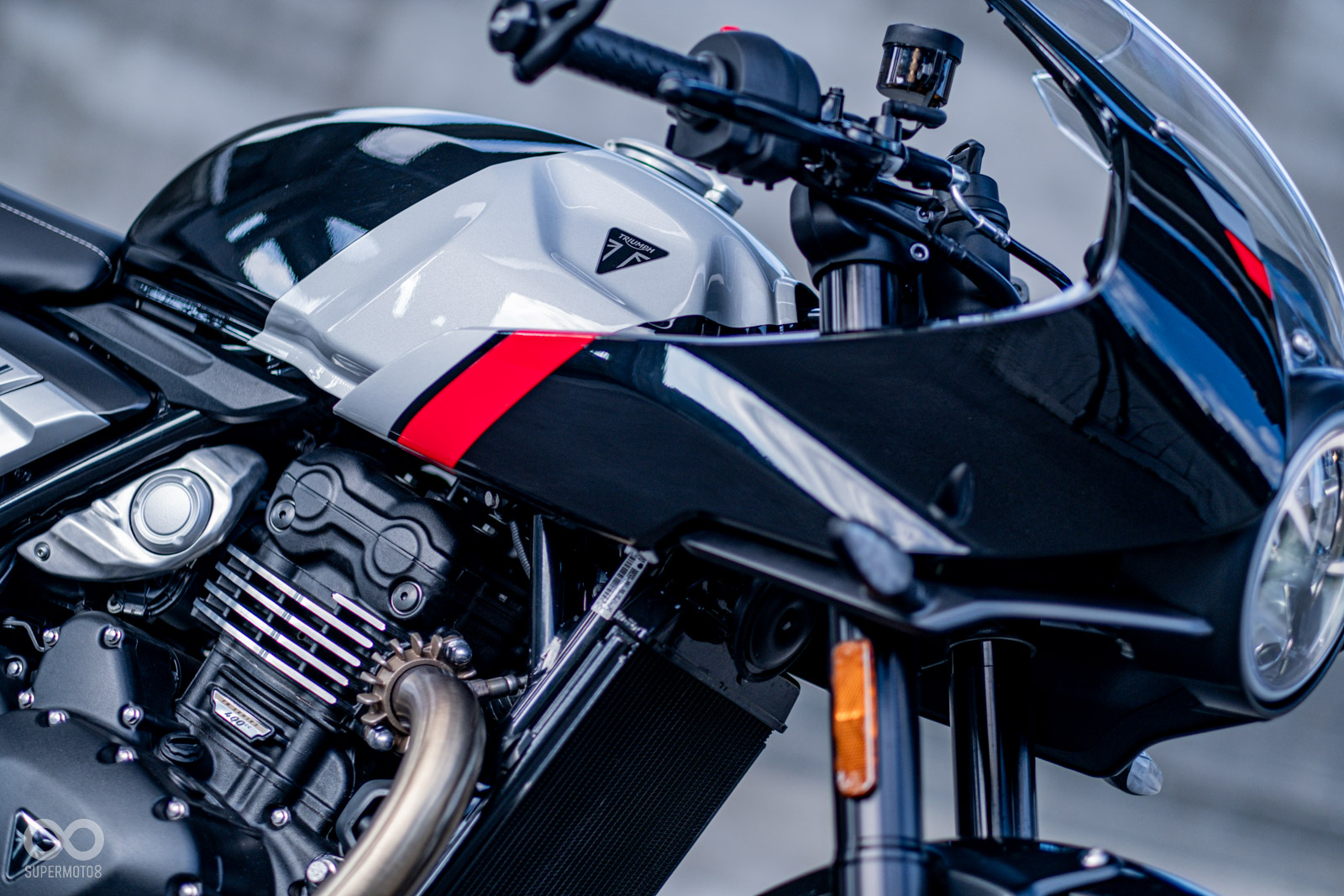 Triumph Thruxton 400在車身塗裝和烤漆的質感依舊維持高水準