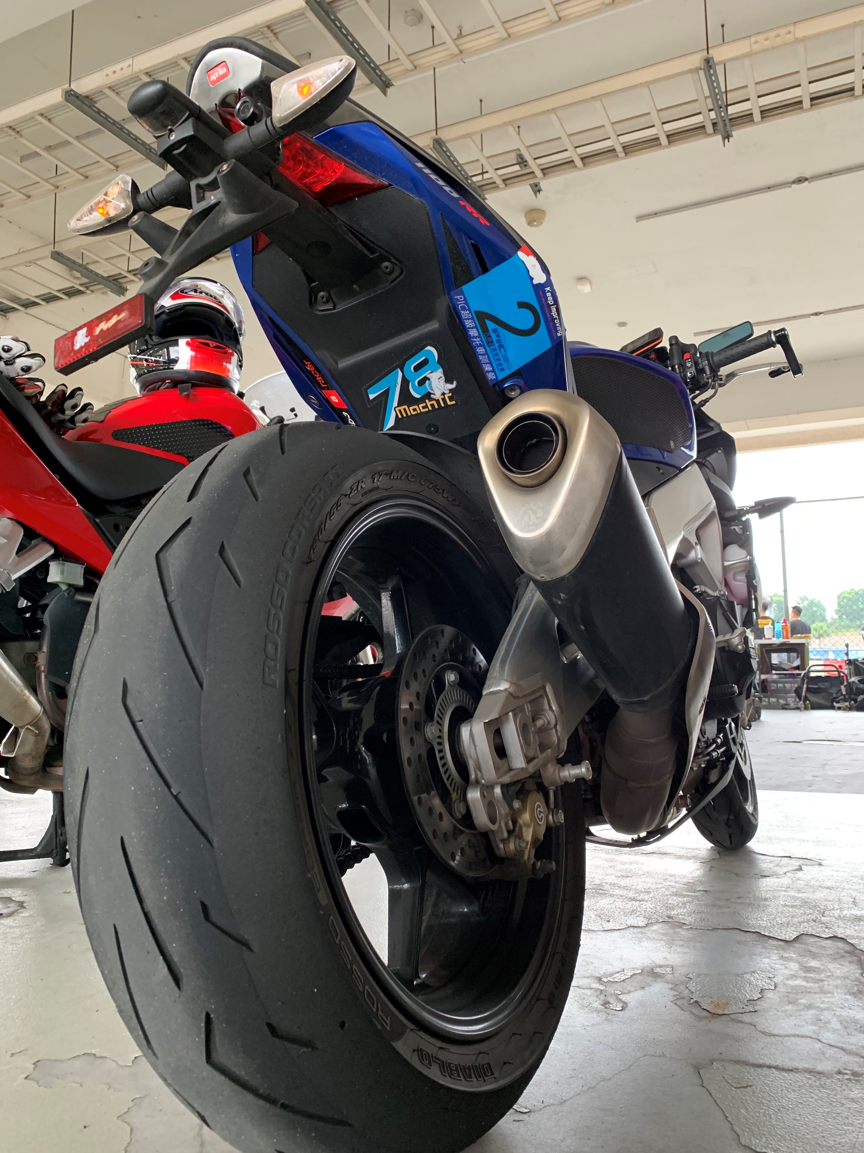 Rosso Corsa II在濕地有著不錯的排水性能!使用了3500公里依然頭好壯壯!
