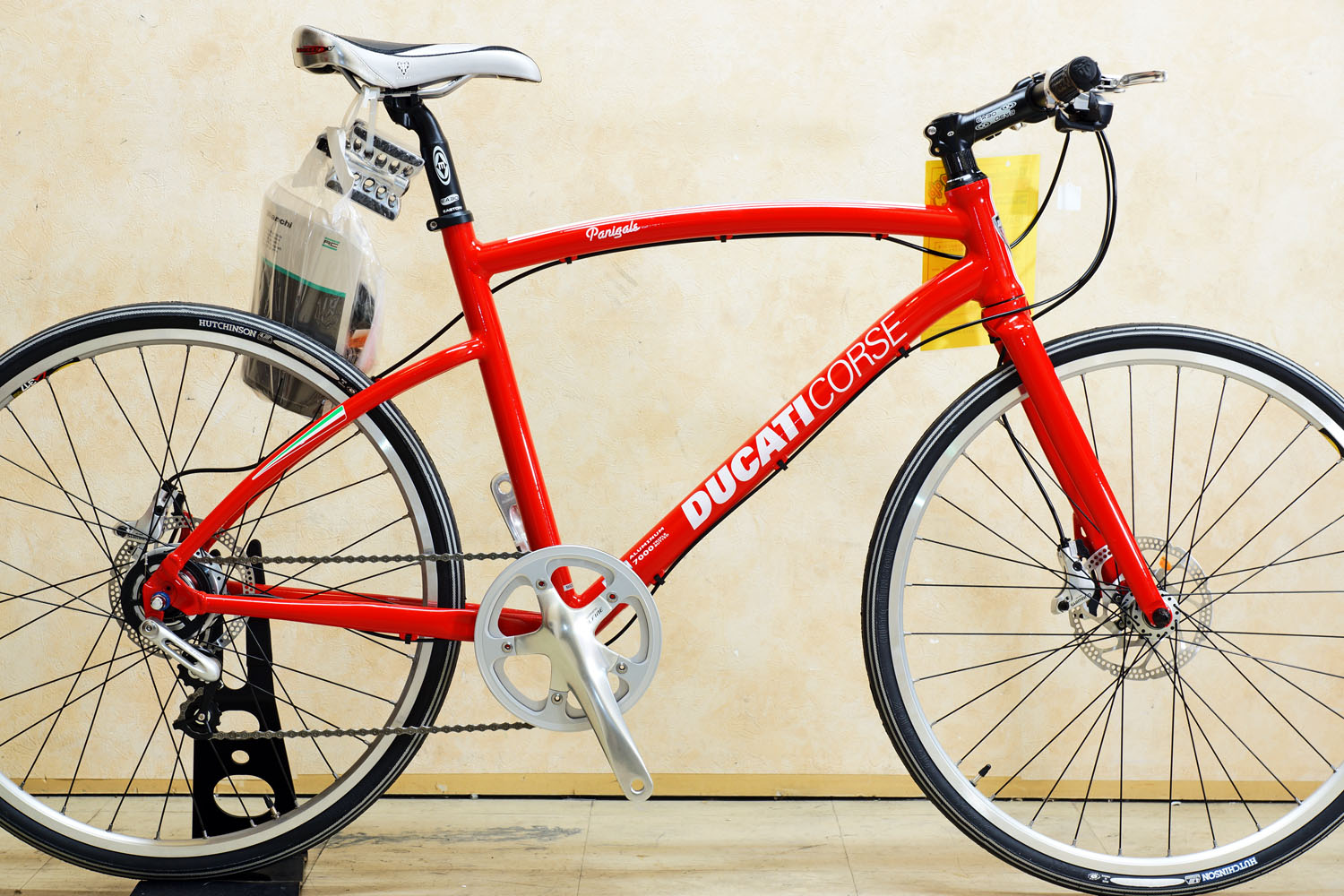 DUCATI 第一輛被稱作Panigale 的車竟是一台自行車,與同鄉的百年單車老廠BIANCHI 共同推出