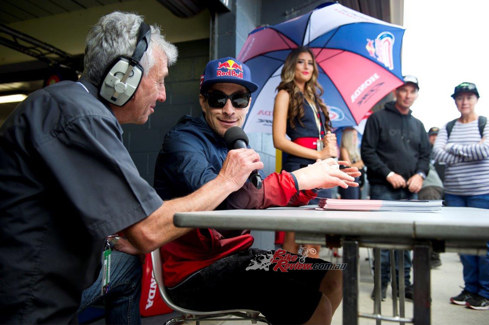 十年後,Mark Bracks(左) 再度訪問Nicky Hayden    photo:Gee Bee