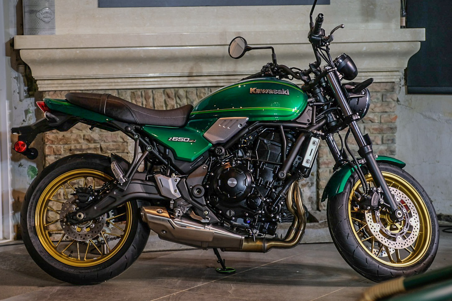 Z650RS在硬體規格配備上則略顯陽春