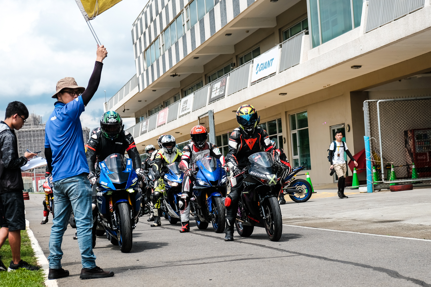 透過主辦單位的下場控制,讓大家在賽道上有舒服的空間可以放心騎乘