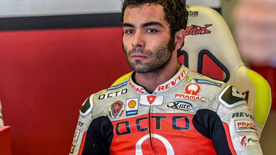 這次轉倒讓Danilo Petrucci的手掌骨折,目前也已經在澳洲當地接受手術治療。