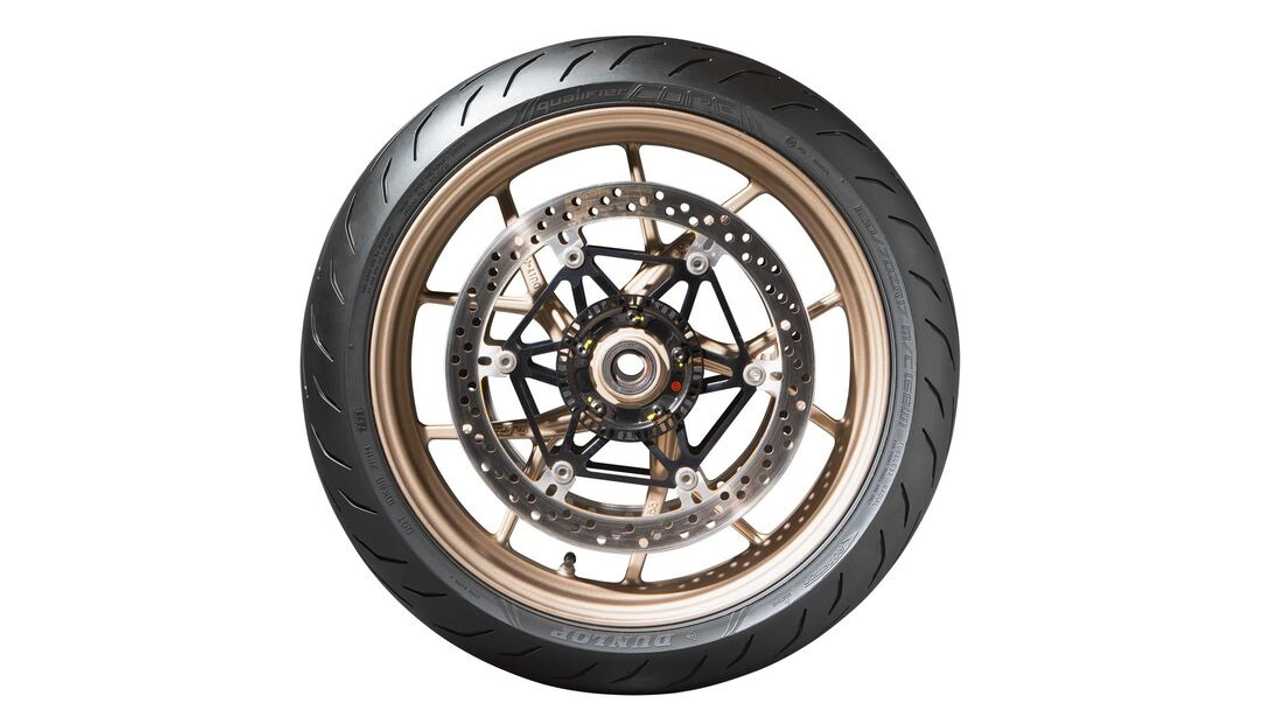 Dunlop同樣主打入門級車款推出全新Qualifier Core，經濟實惠也有著優異的性能