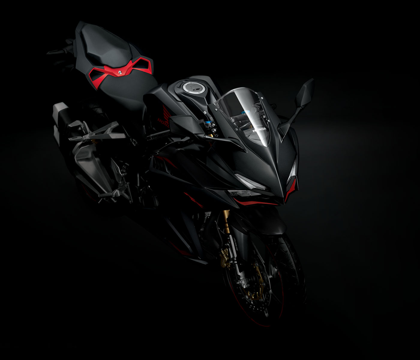 輕檔車風潮已在歐亞兩大洲發酵,HONDA CBR250RR 的出現更無疑將整個局面塑造成軍備競賽,所有對手無不想使出更強的招數來競爭