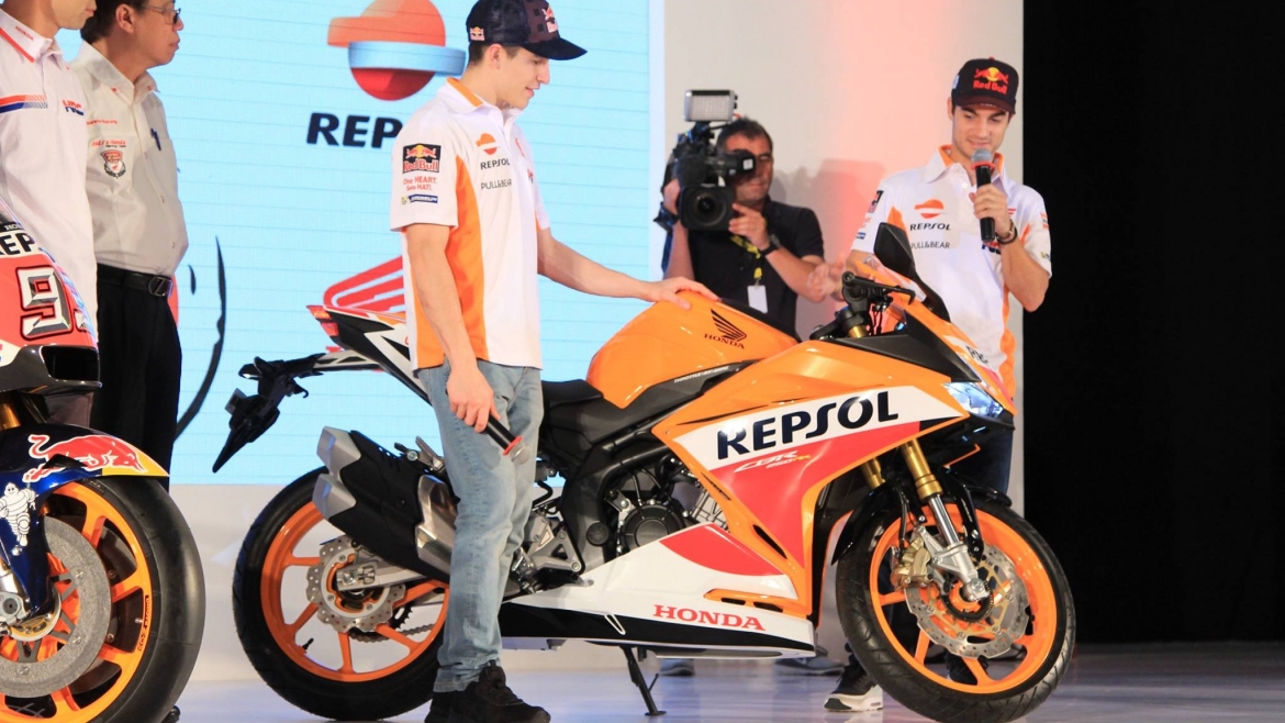 CBR250RR REPSOL Edition的發表會上也邀請到了REPSOL HONDA Team的兩位當家車手小馬與男神到場揭幕