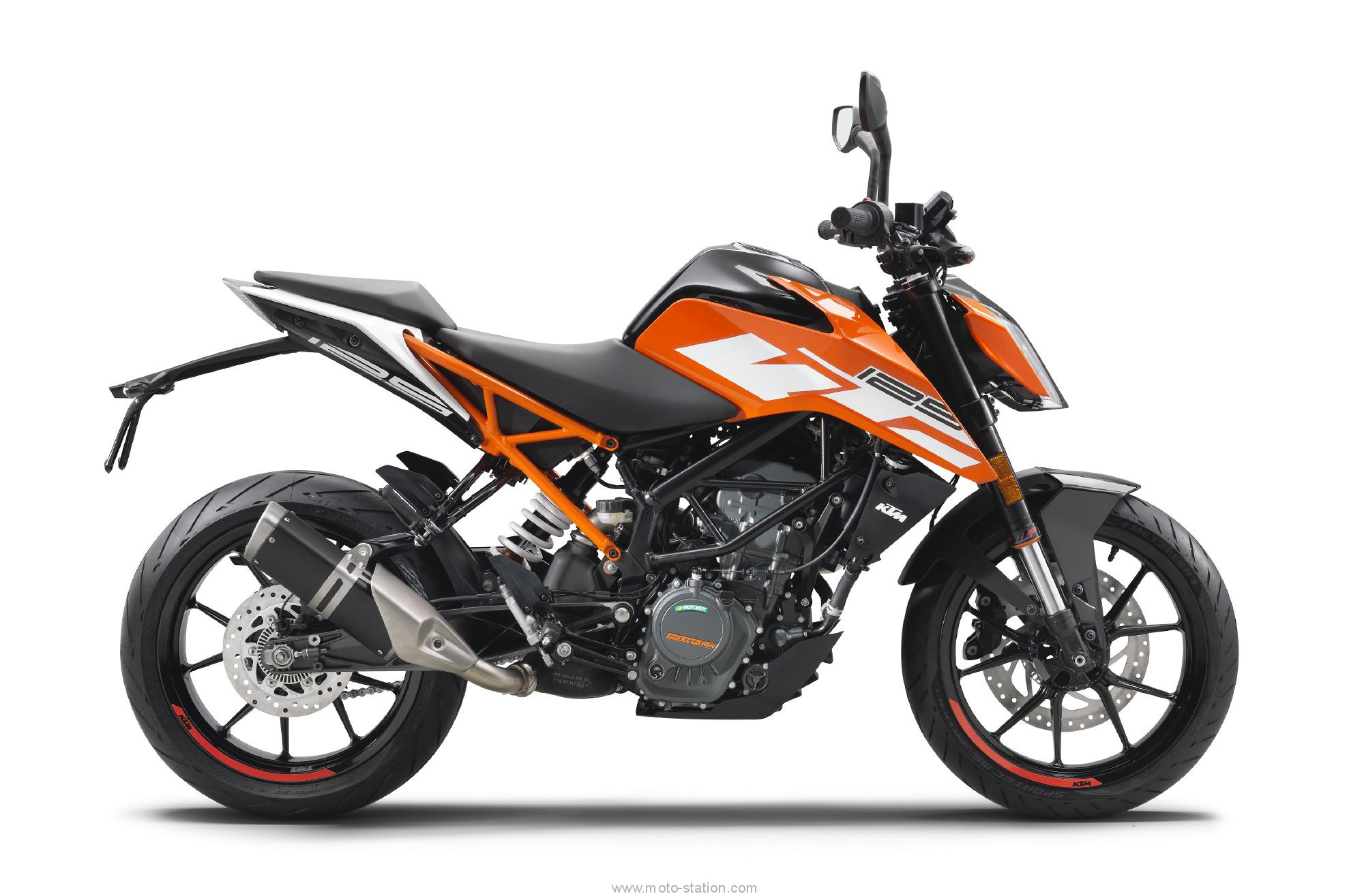 繼替KTM 代工生產Duke 125/200/390 車型後,BAJAJ 將再與英國TRIUMPH 合作推出新車