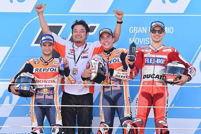 不同的車手,不同的輪胎。這樣的變化對於Dani Pedrosa這樣矮小的車手來說會是個不錯的轉機,在去年就已經見識過Dani使用軟胎一路猛攻的比賽,或許同樣的情況未來更常見到。