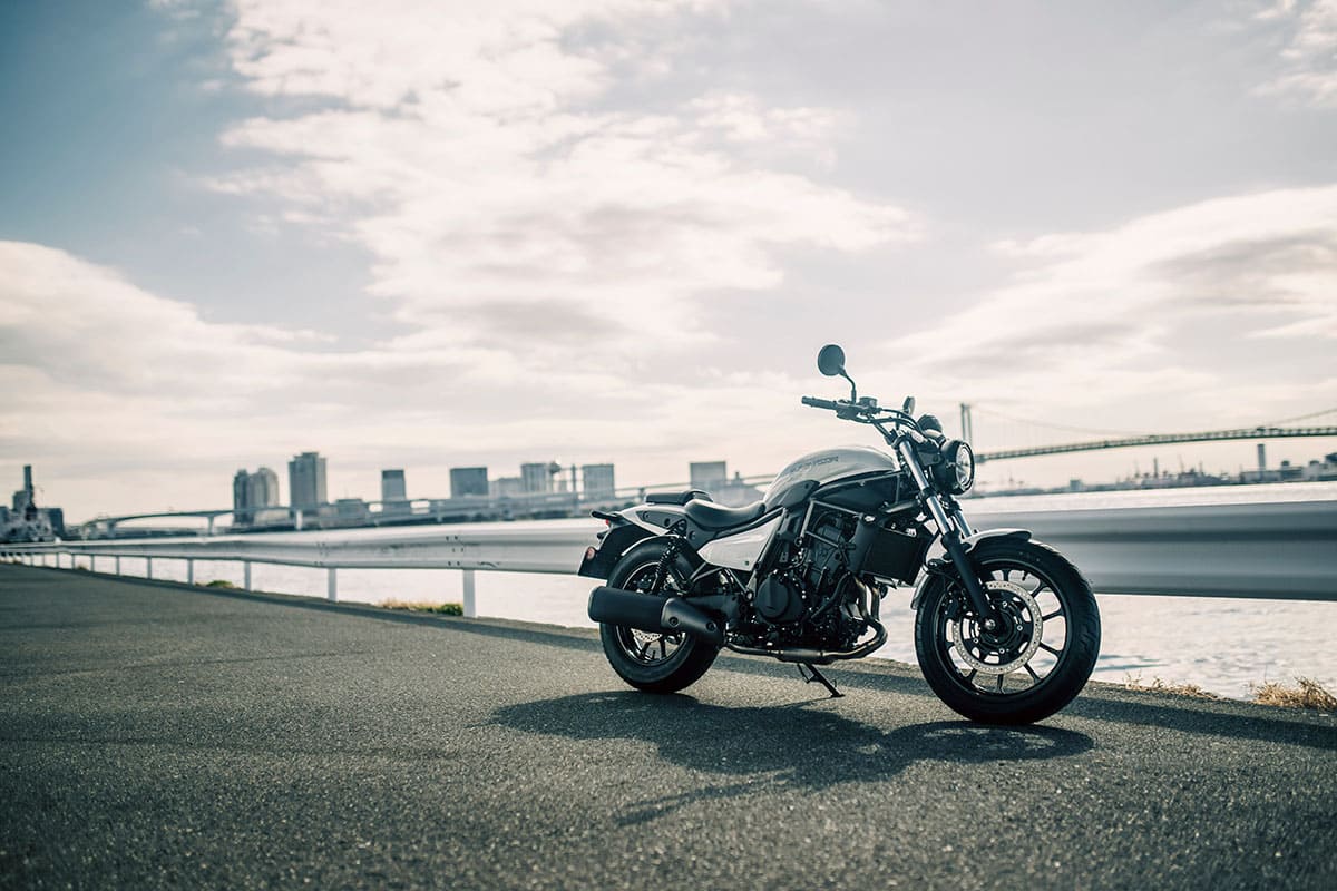 KAWASAKI近日無預警發表的ELIMINATOR明顯針對Rebel500而來