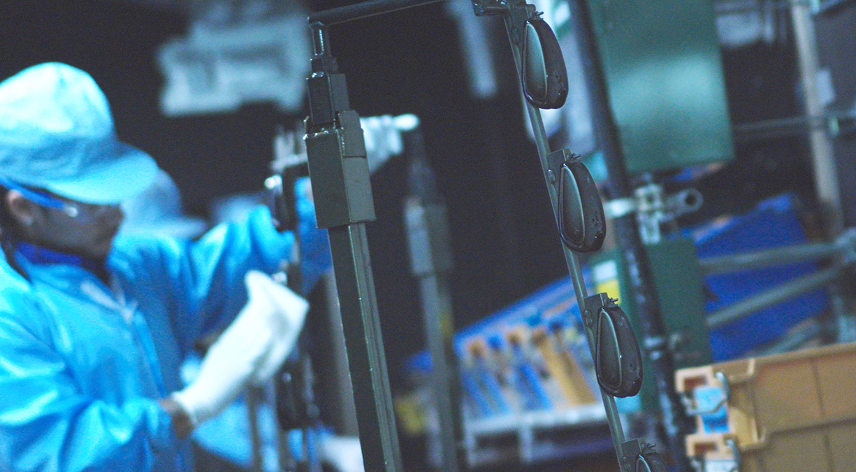 噴漆也是由SR400油箱的噴漆線進行