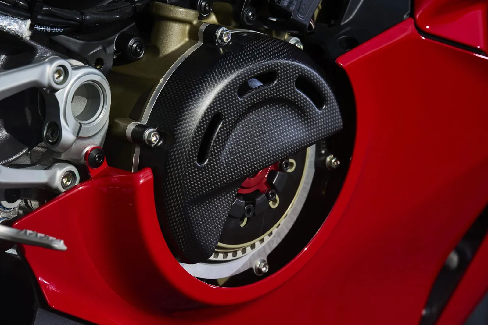 DUCATI怎麼能少了乾式離合器呢?不過需要額外花錢選配!