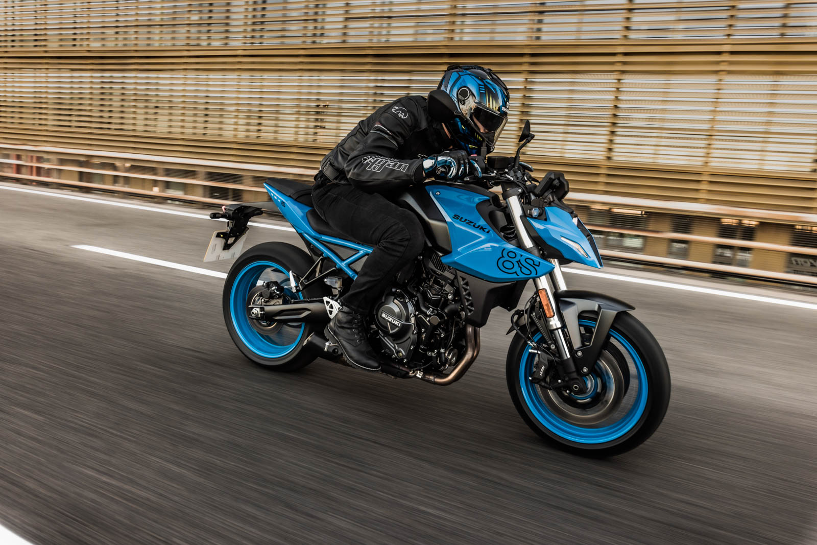 SUZUKI GSX-8S新登場的776c.c.並列雙缸引擎能爆發出相當不錯的83匹動力表現