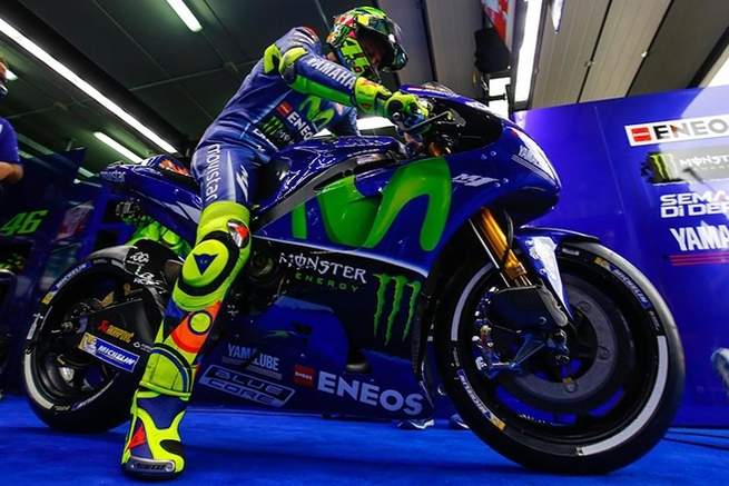 今年,Michelin提供了三種不同的前後胎給車手與車隊們選擇,並使用不同的顏色來區別,讓觀眾能快速的了解自己支持的車手使用的是哪種輪胎,顏色分別是白色(軟胎)、黑色(中性胎)、黃色(硬胎)。