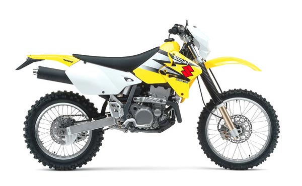 SUZUKI首席設計師中村達也表示Raider J Crossover的外觀參考了不少DR-Z、RM-Z車系的設計元素