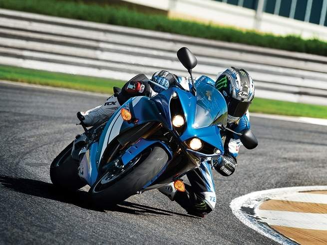 首次加入了六段可調循跡控制系統的R1