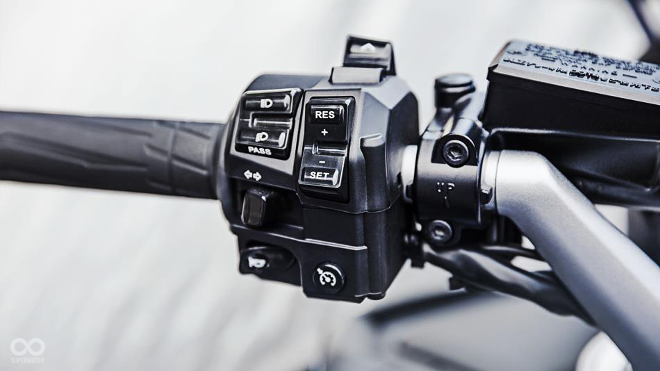 定速系統控制與模式選擇主控開關