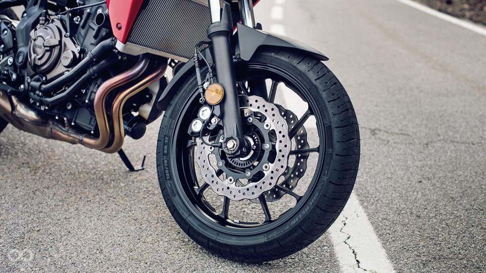 前叉行程增長,使車身提高操控更舒適