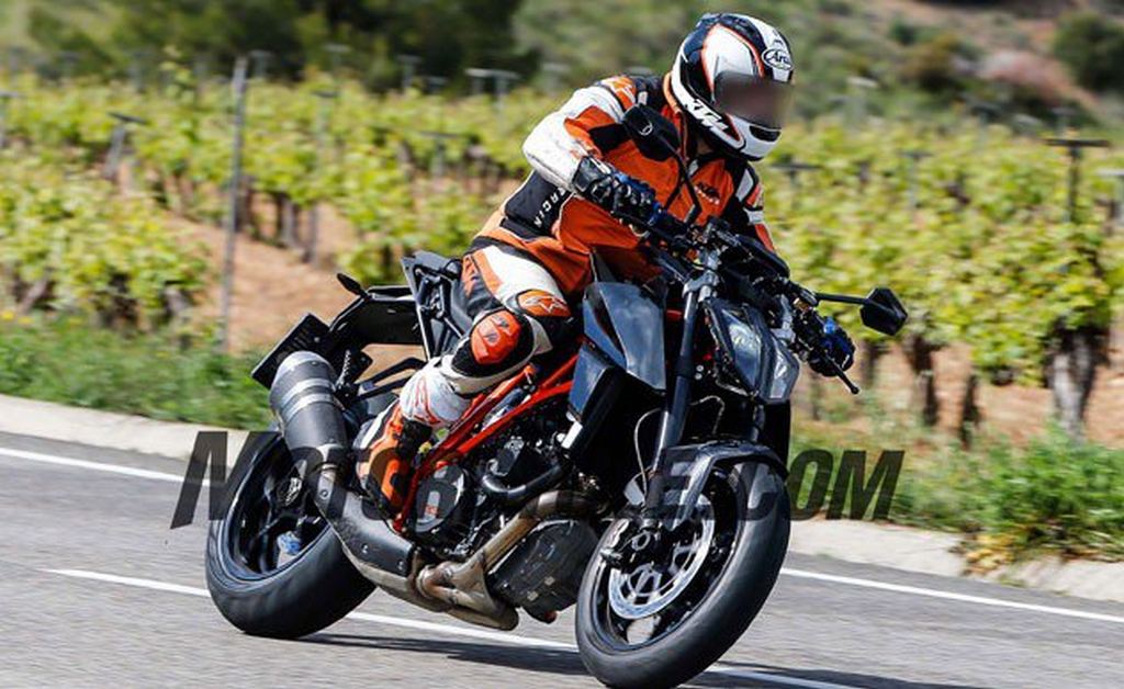 圖. motorcycle。2017 1290 SUPERDUKE R 道路測試被捕