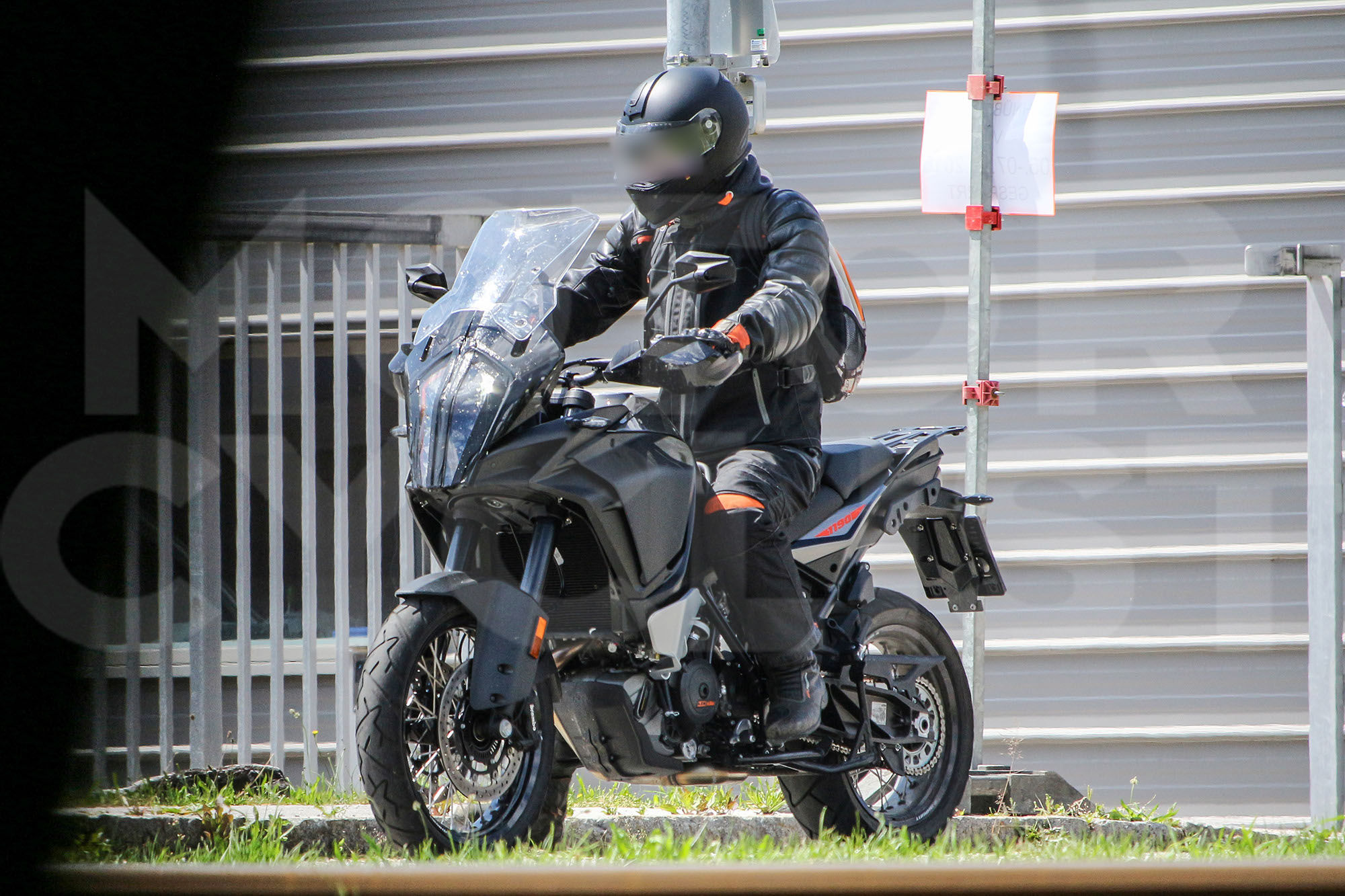 新家族外觀已逐漸成形,對稱式大燈將成為家族識別