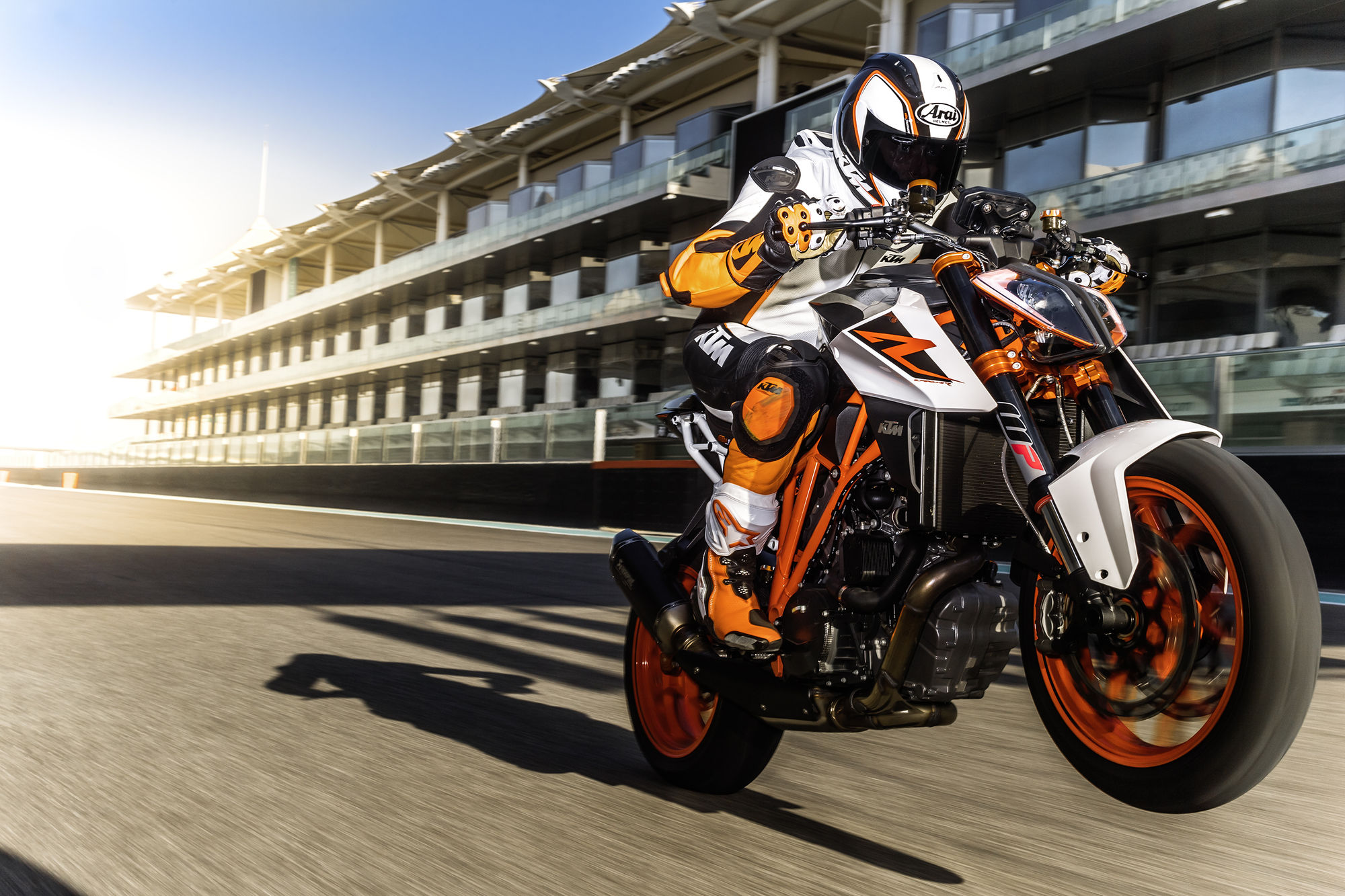 1290 Super Duke R不只外觀變得更具侵略性，內部升級更有看頭
