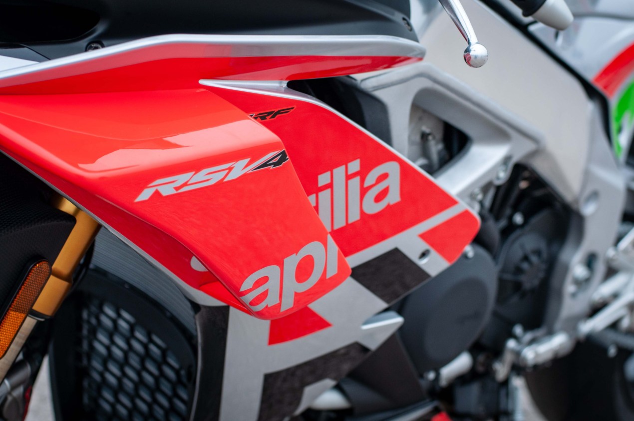 翅膀是與整流罩合而為一的,與工廠賽車相同  Photos: © 2018 Jensen Beeler / Asphalt & Rubber