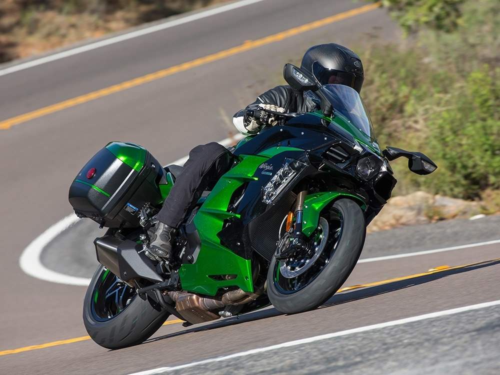 Kawasaki的H2 SX車款也是近年來的全新嘗試，使用上狂暴的增壓引擎來驅動一台跑旅車款，或許Honda的CBX正是瞄準了這樣的市場來積極備戰的車款？